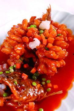 松鼠鳜鱼图片,色香味俱佳的传统佳肴，视觉与味蕾的双重盛宴